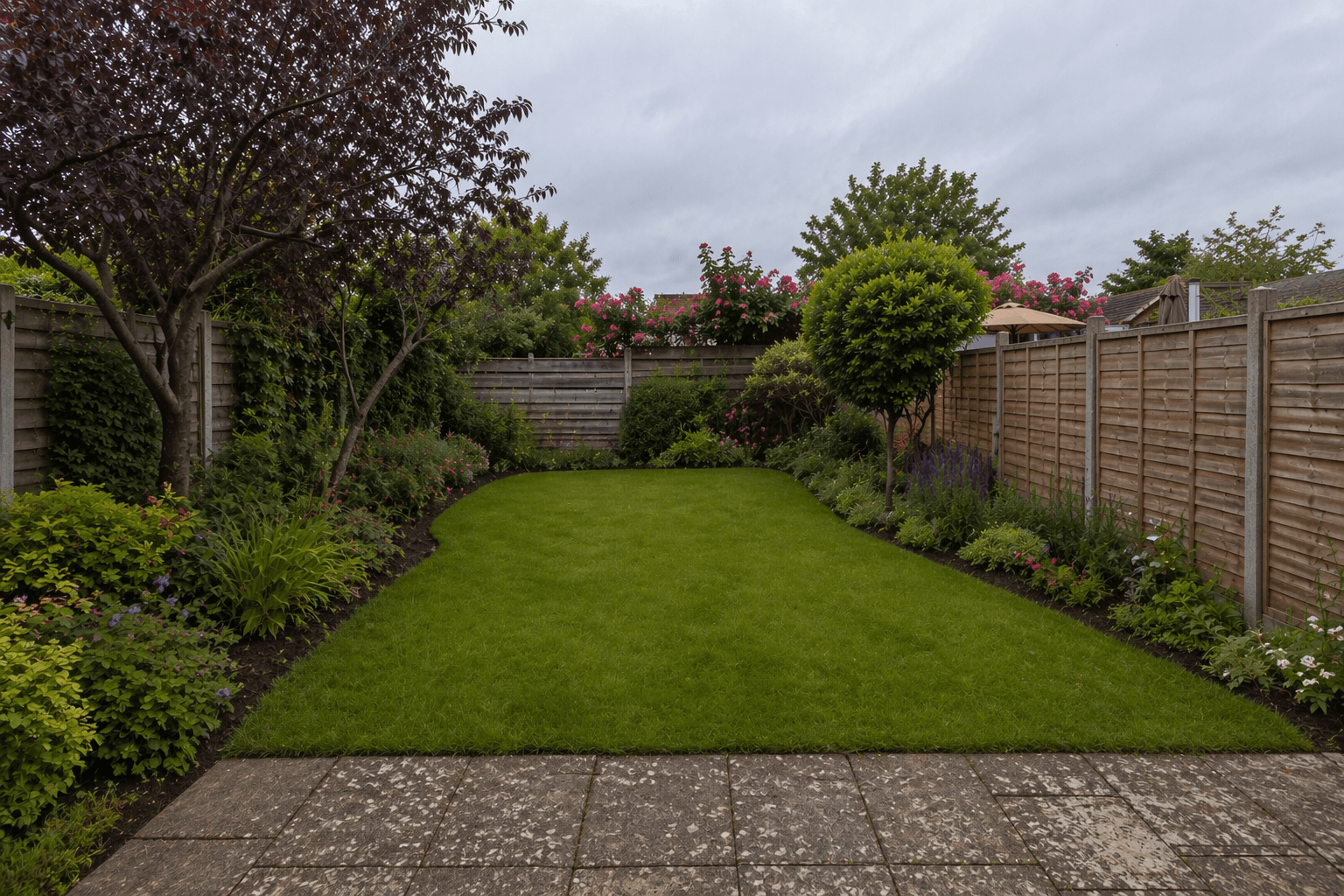 Clean maintained yard after GLM Landscaping work